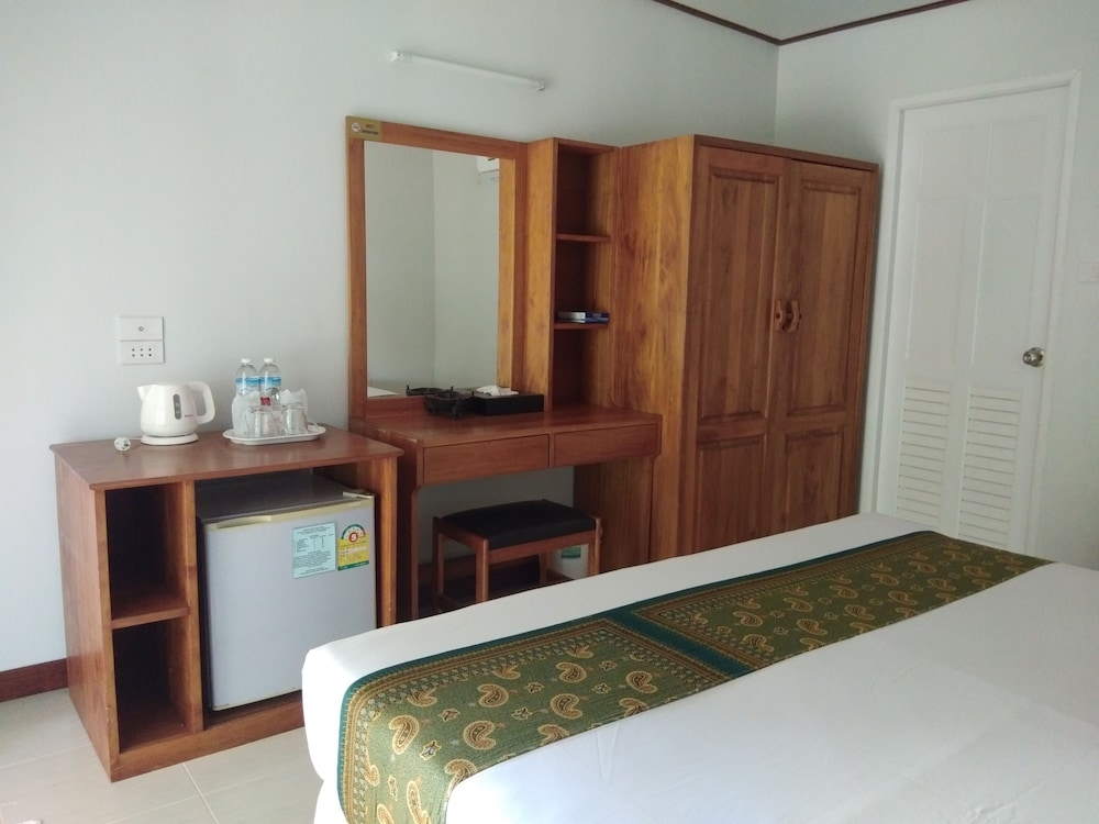 Basic Bungalow, 1 King Bed photo 1