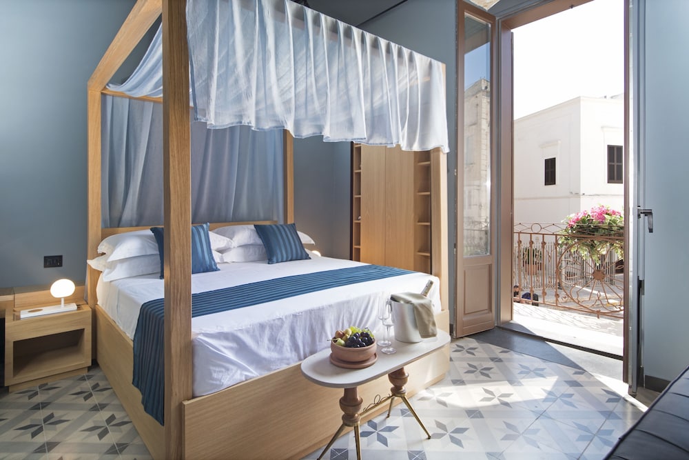 Luxury Room, 1 King Bed, City View