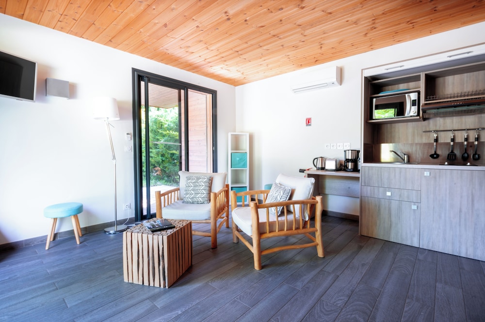 Eco lodge photo 2