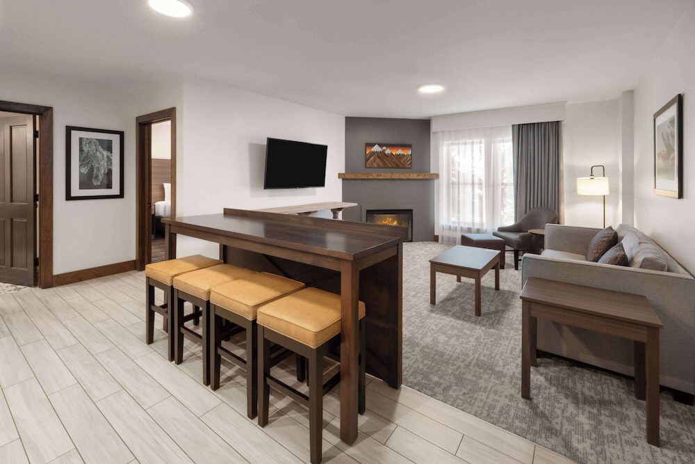 Suite, 1 King Bed with Sofa bed, Non Smoking (Lodge) - Photo 1