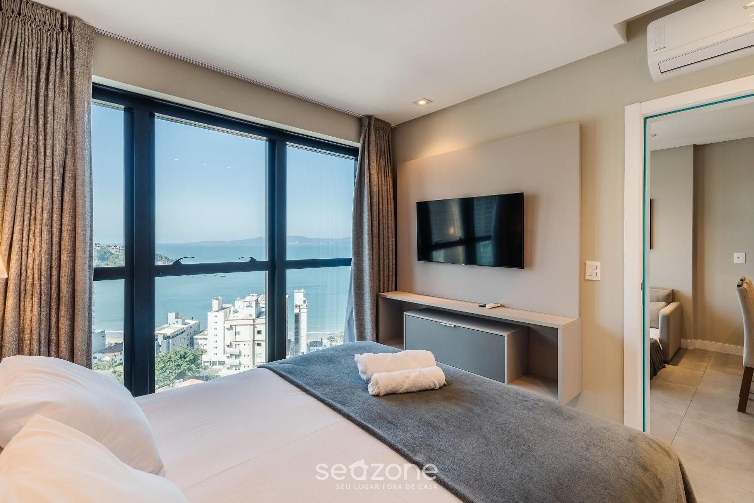 One-Bedroom Apartment with Ocean View