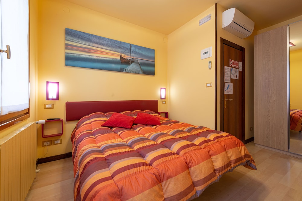 Standard Double Room photo 2