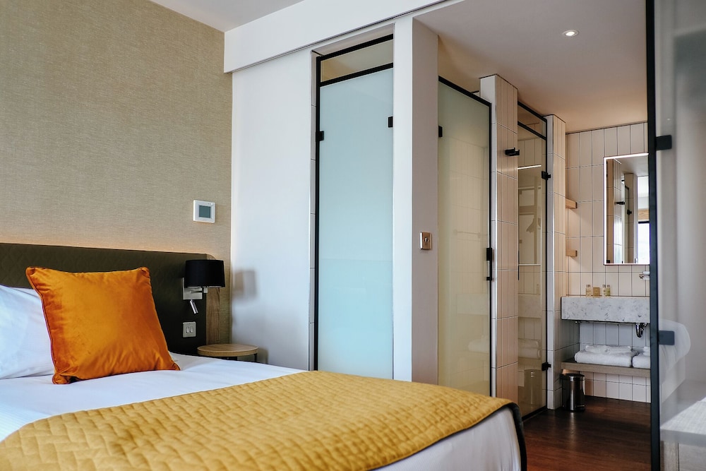 Twin Room, Valley View