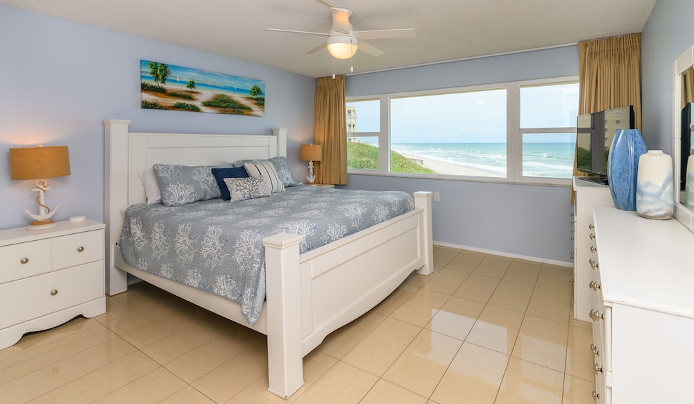 Deluxe Townhome, 2 Bedrooms, Ocean View photo 2