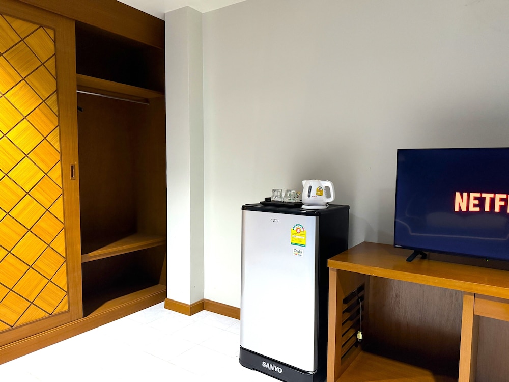 Deluxe Suite - Photo 11