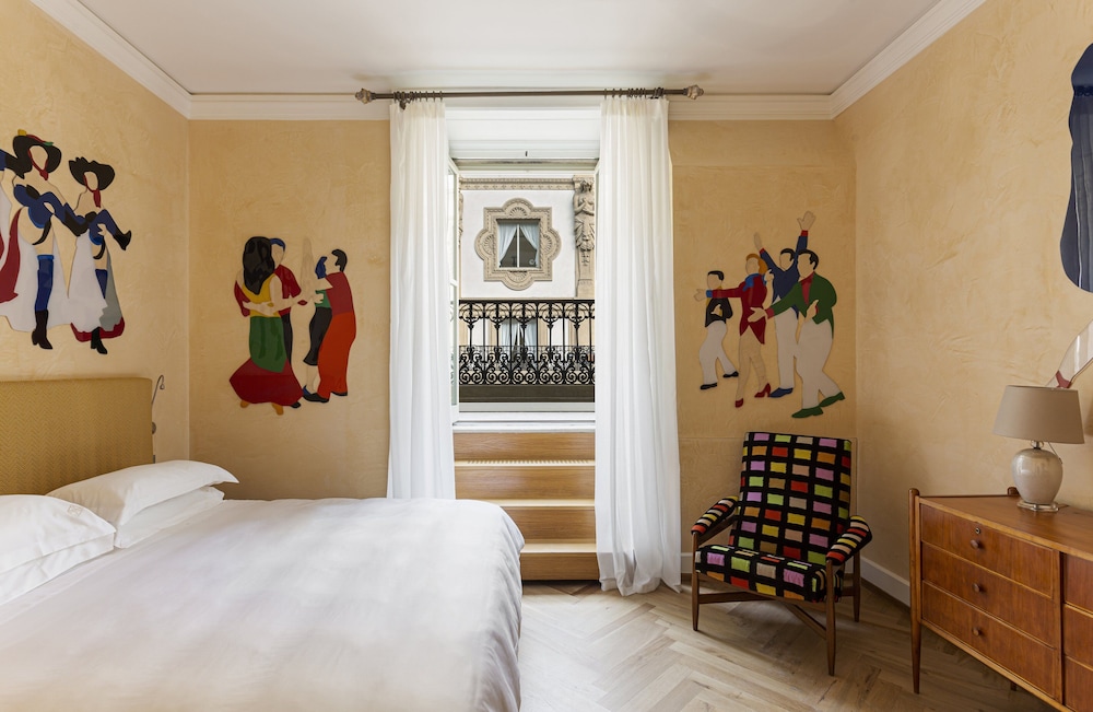 Deluxe Gallery with Balcony photo 1