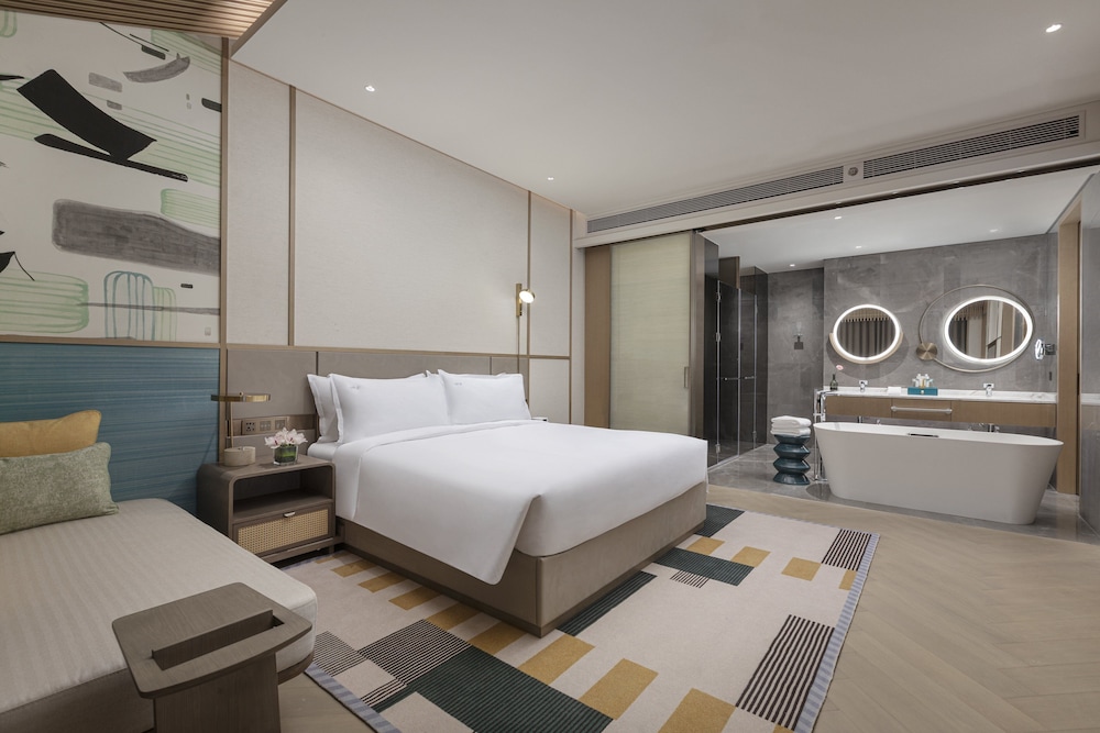 Suite, 1 Bedroom (Dining Area)