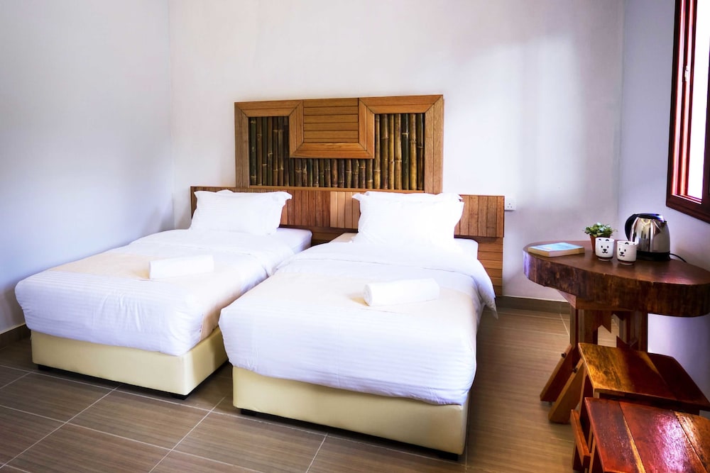 Rainforest Twin Room photo 2