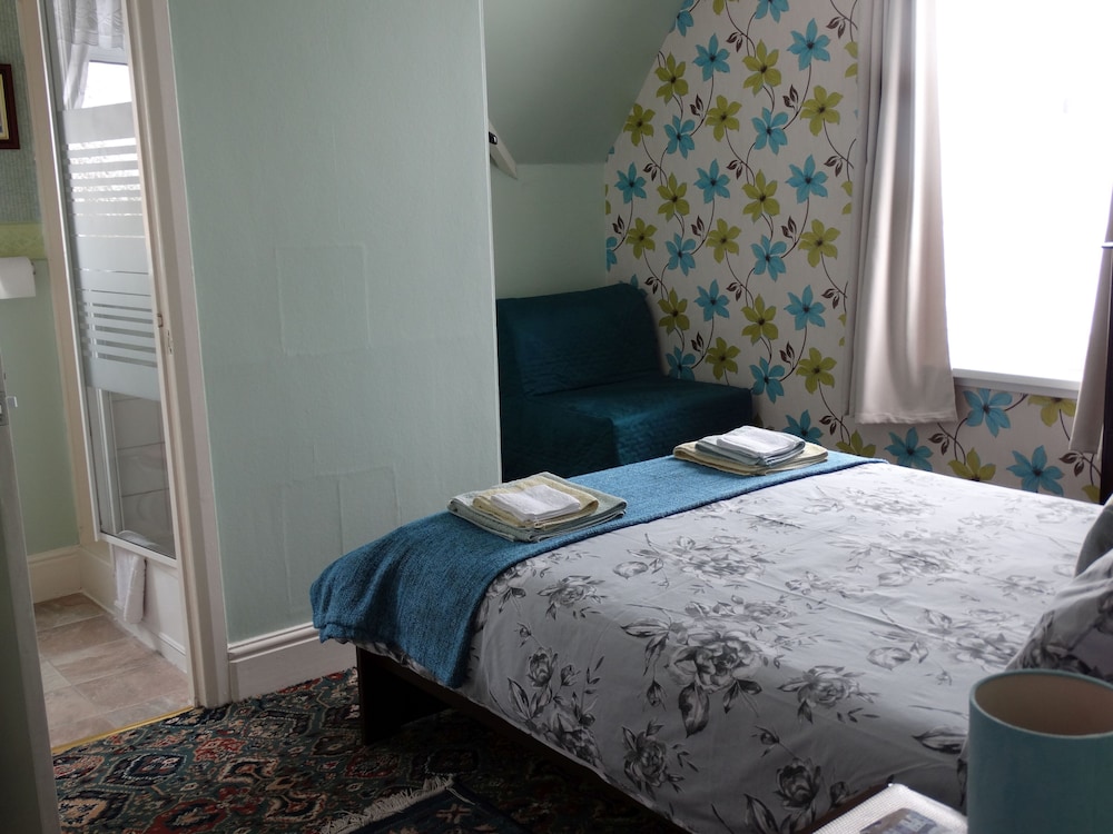 Standard Suite, Ensuite (2 Adults & 1 Child) photo 2