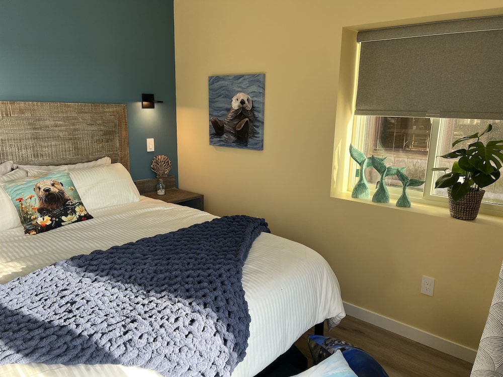 Panoramic Room, 1 King Bed, Fireplace, Ocean View photo 3