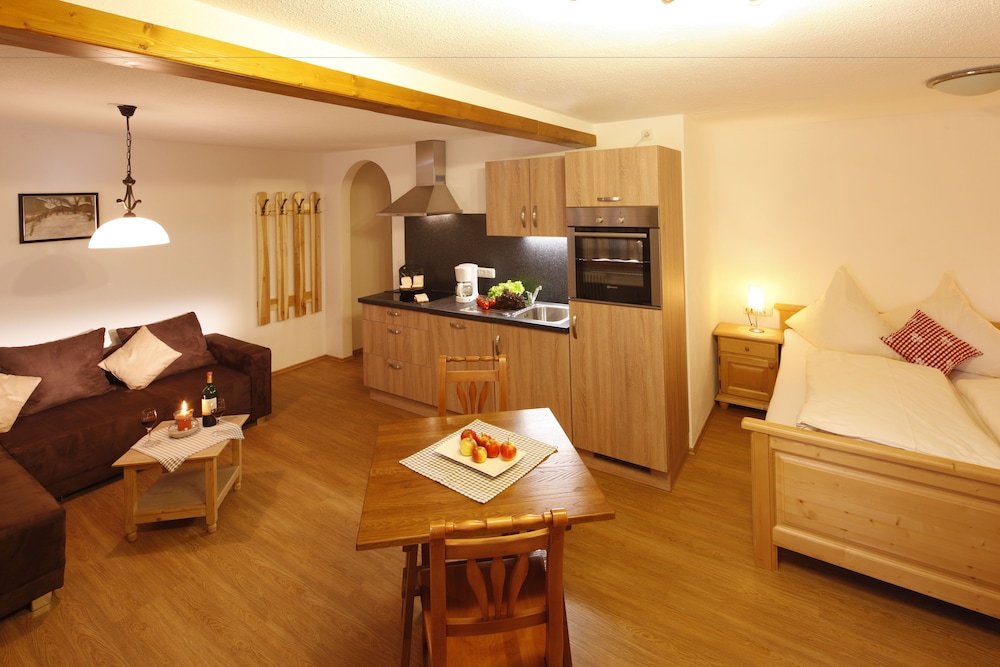 Apartment 11 photo 1