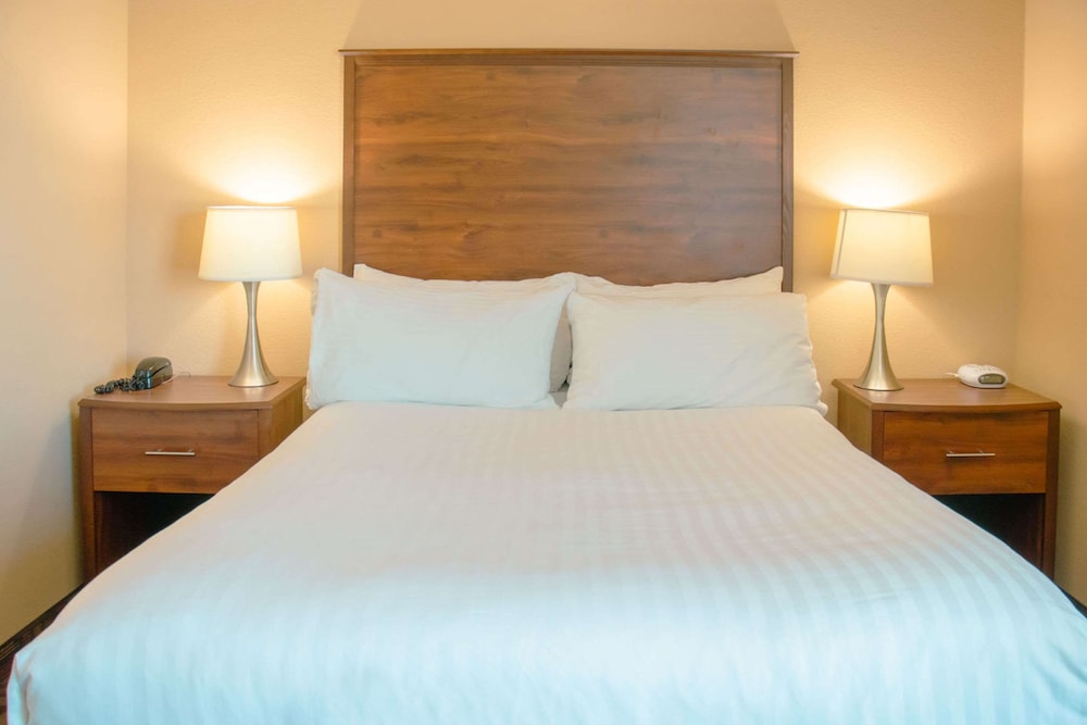 Suite, 1 Queen Bed with Sofa bed, Non Smoking