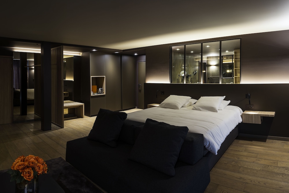 Deluxe Suite photo 1