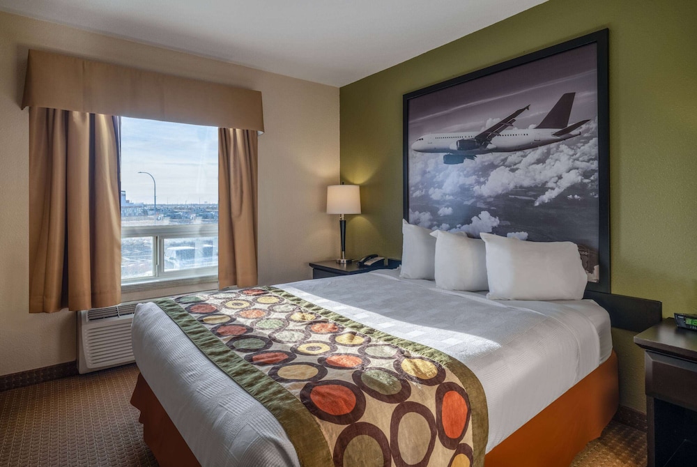 Suite, 1 Queen Bed - Photo 3