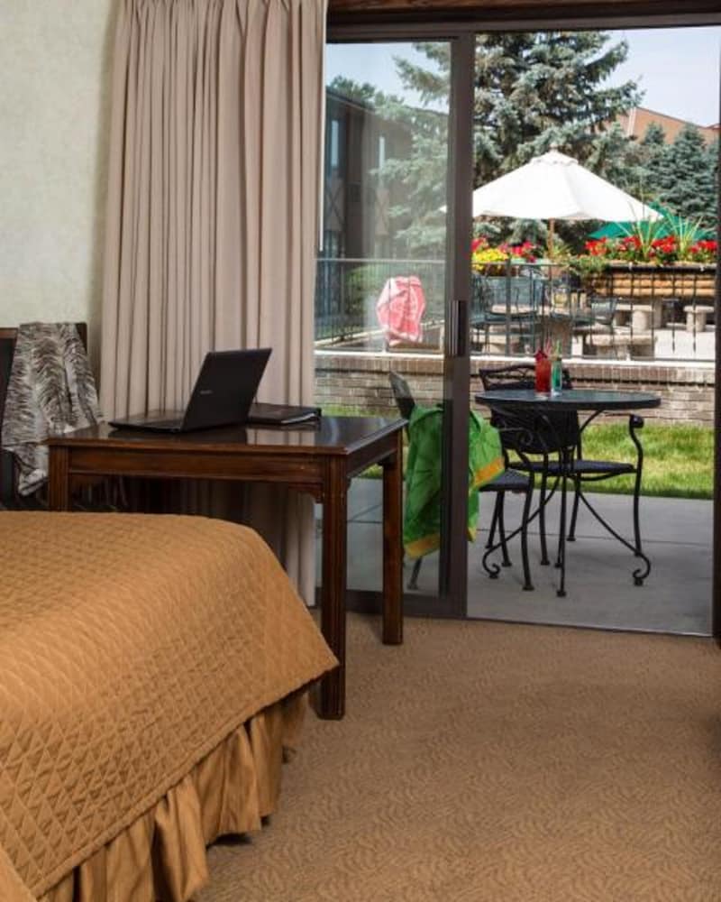 Standard 2 Queen Beds 1rst Floor Pet Friendly photo 2