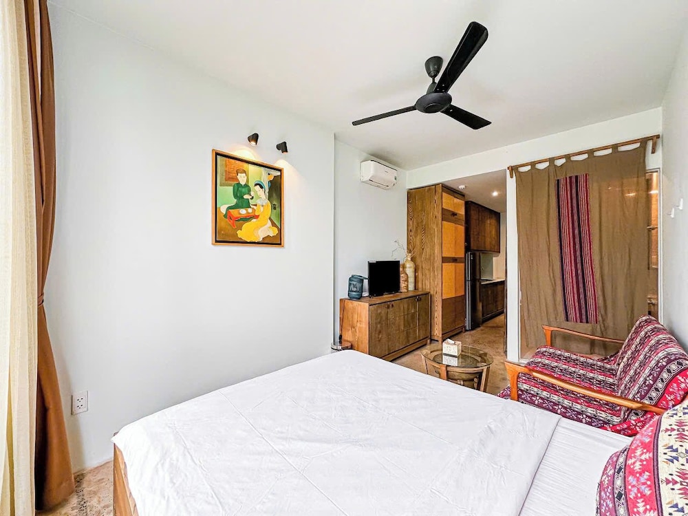 Business Studio, 1 Double Bed, City View