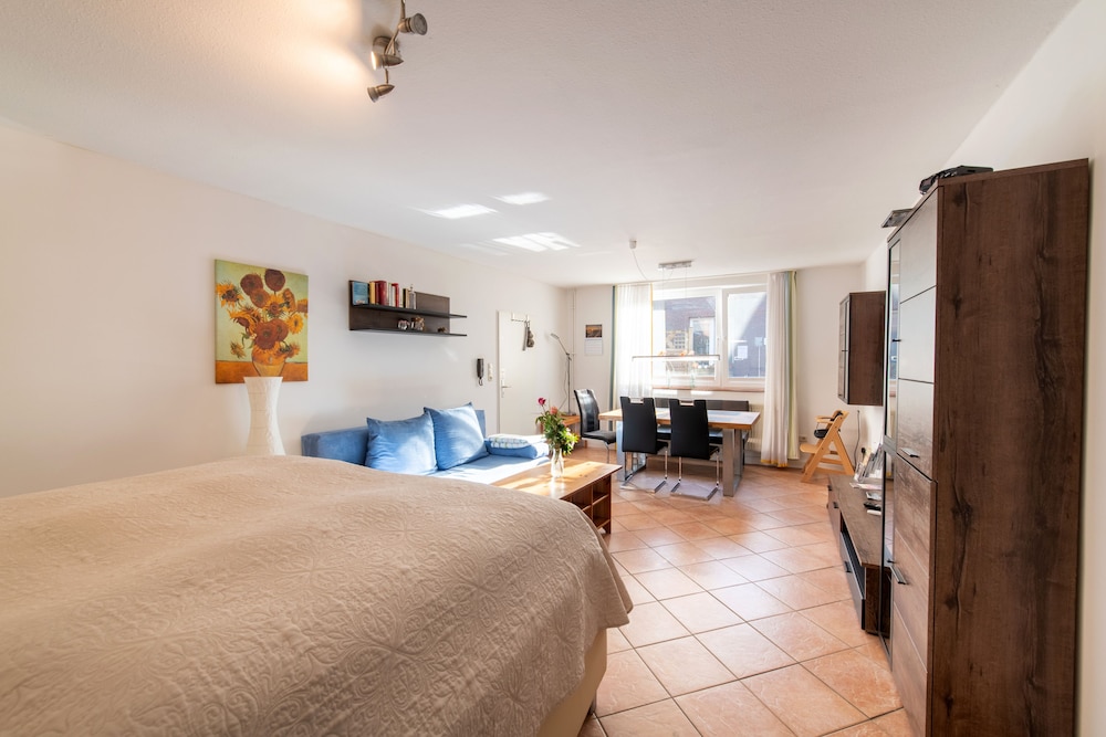 Comfort Studio Suite, 1 King Bed, Ground Floor (2) photo 3