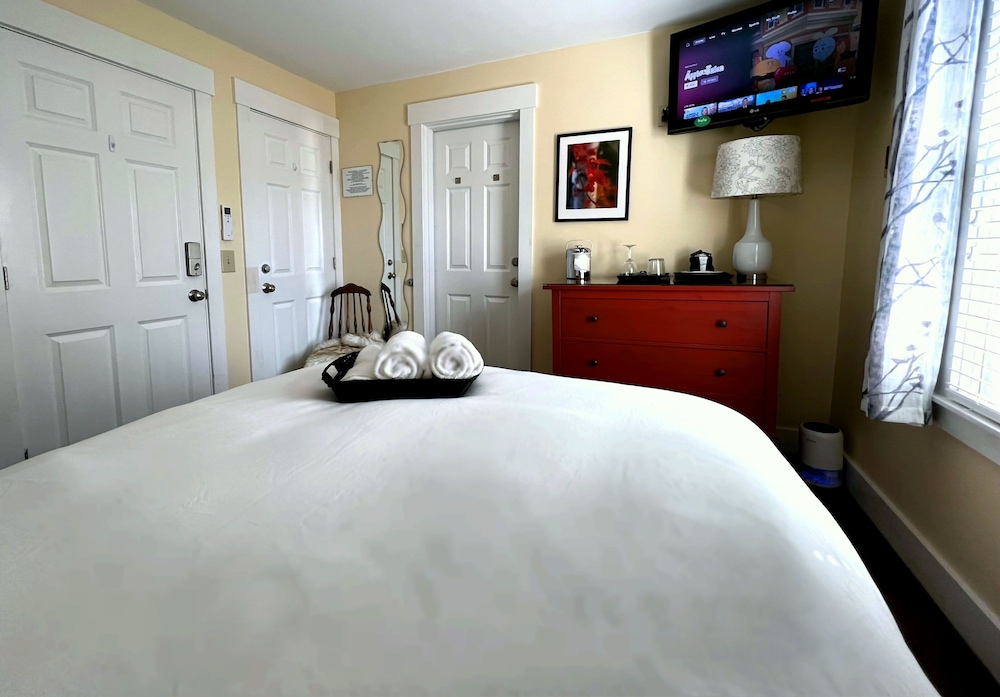 Standard Room, 1 Bedroom, Shared Bathroom photo 3