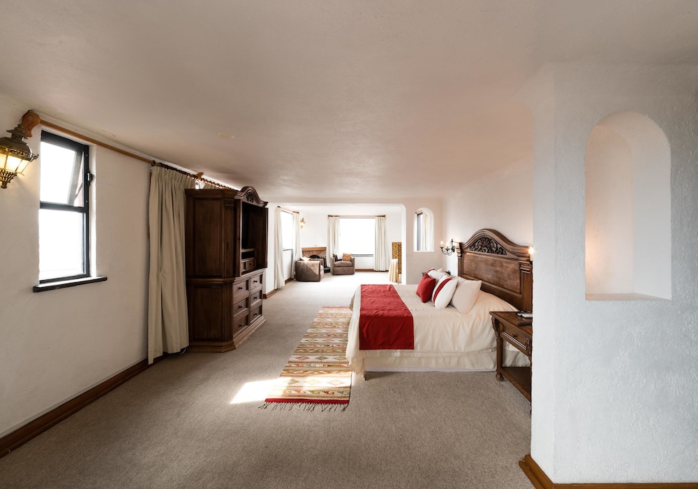 Junior Suite, 1 King Bed - Photo 5