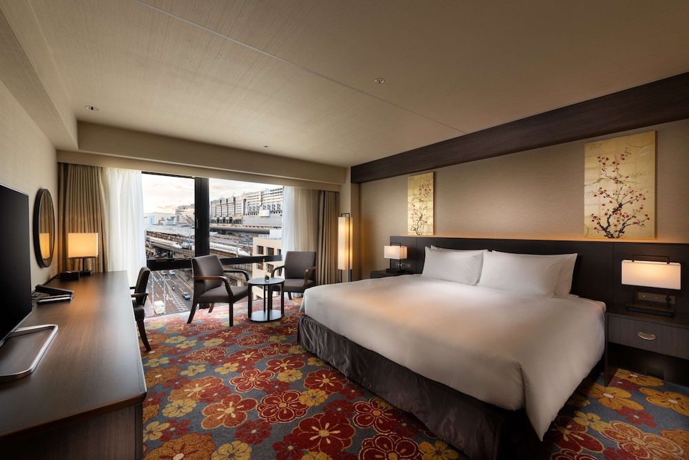 Premier Room, 1 King Bed photo 1