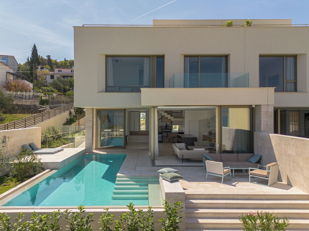 Premium Villa