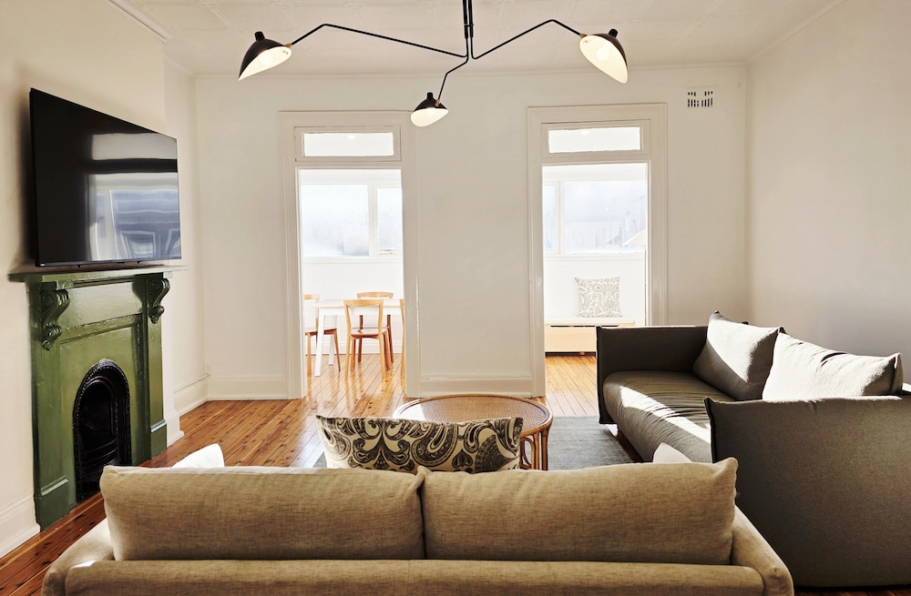 Deluxe Two-Bedroom Apartment