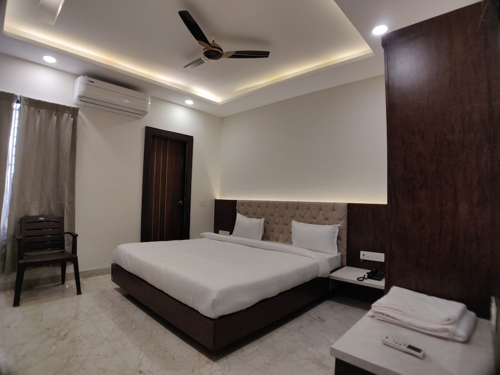 Deluxe Room - Photo 1