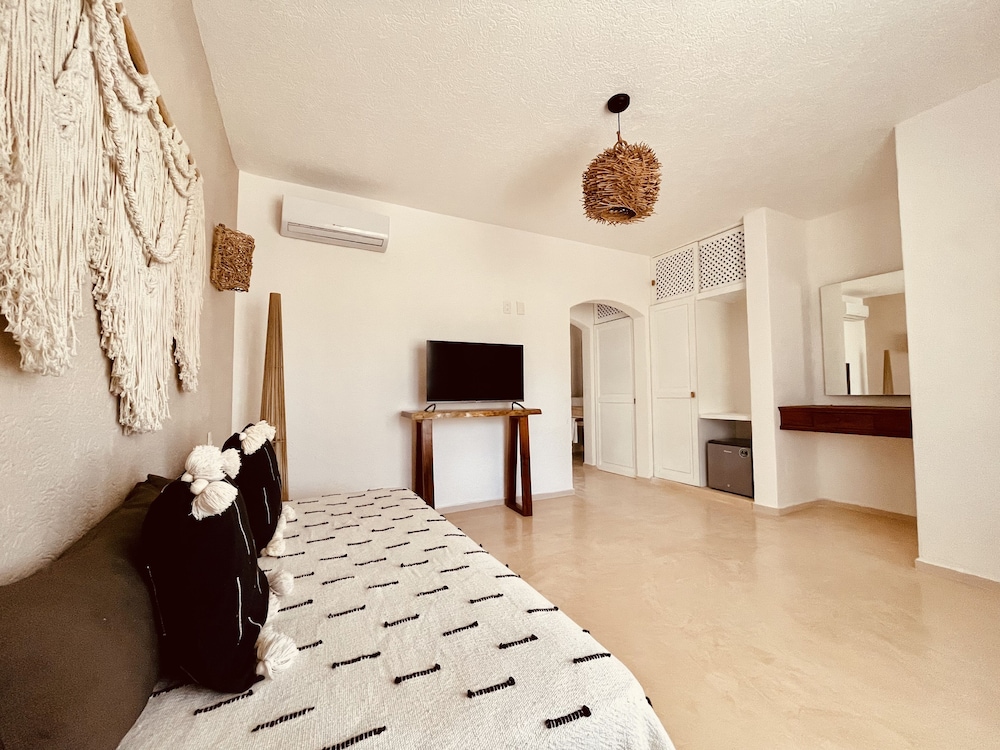 Suite, Garden View - Photo 3
