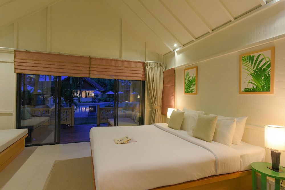 Villa, 1 King Bed, Pool View, Beachside - Photo 5