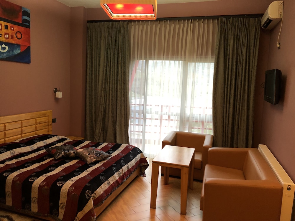 Standard Double Room, 1 King Bed, Balcony, Valley View