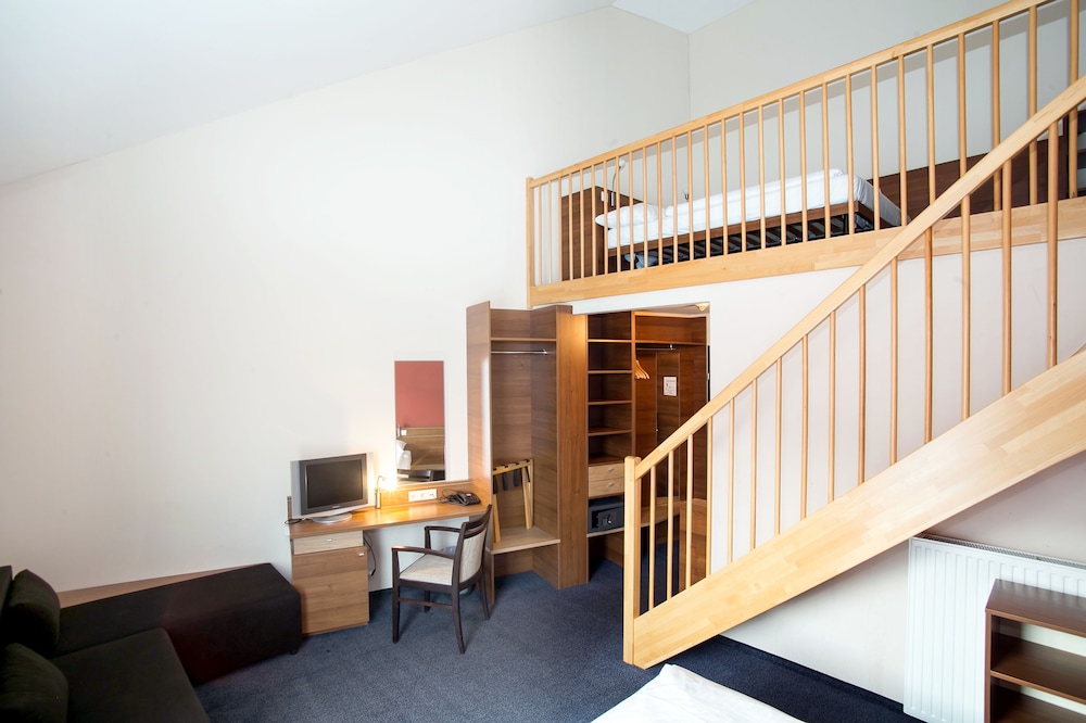 Standard Quadruple Room, Multiple Beds photo 1