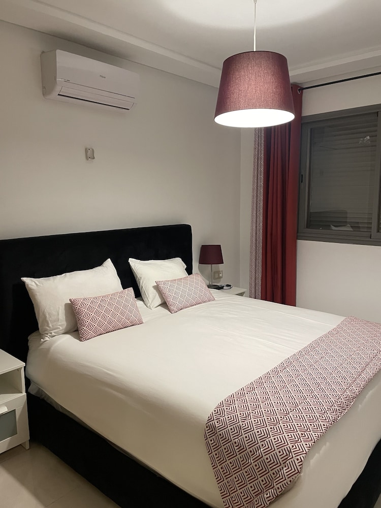 Traditional Apartment, 2 Bedrooms, City View photo 2