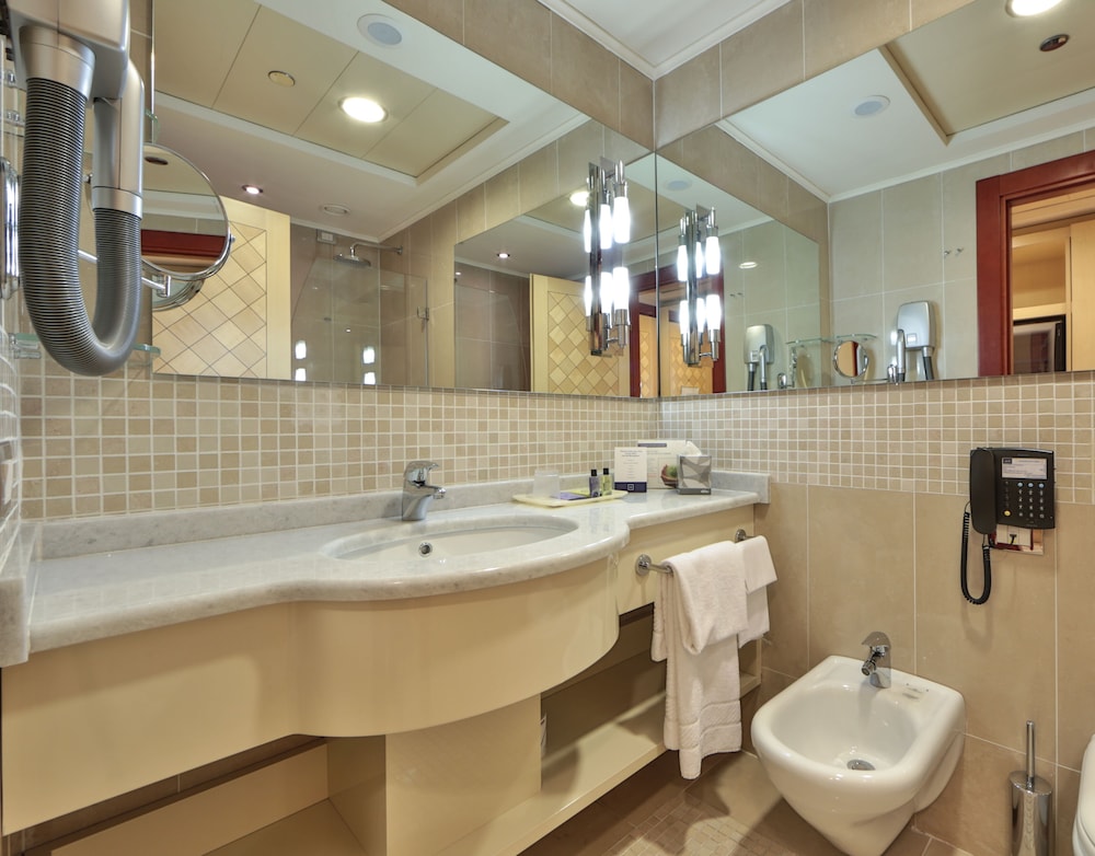 Superior Double Room (With Rollaway Bed) - Photo 4