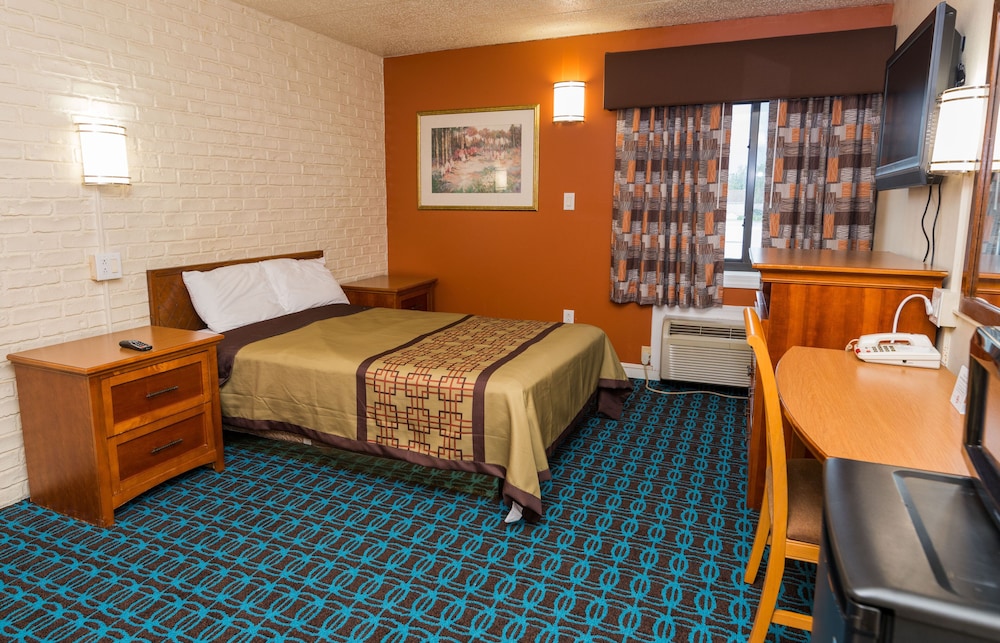 Room, 1 King Bed, Non Smoking photo 1
