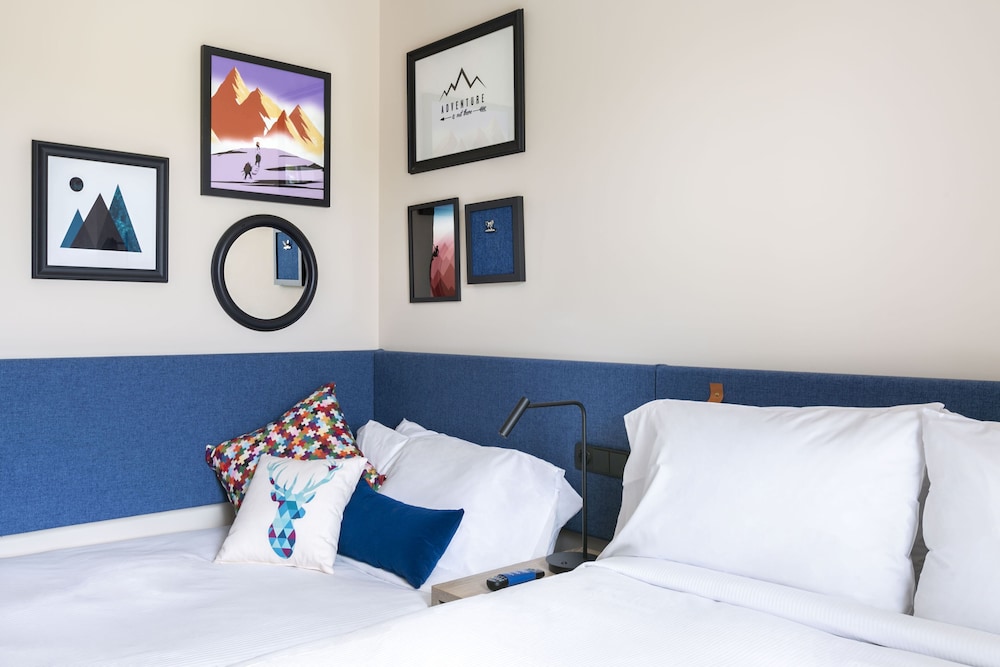 Family Room, 1 Queen Bed with Sofa bed