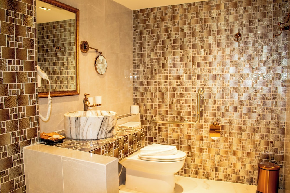 Deluxe Triple Room, Accessible photo 3