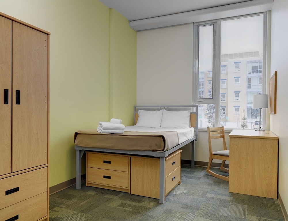 One Bedroom Apartment at Yamnuska Hall