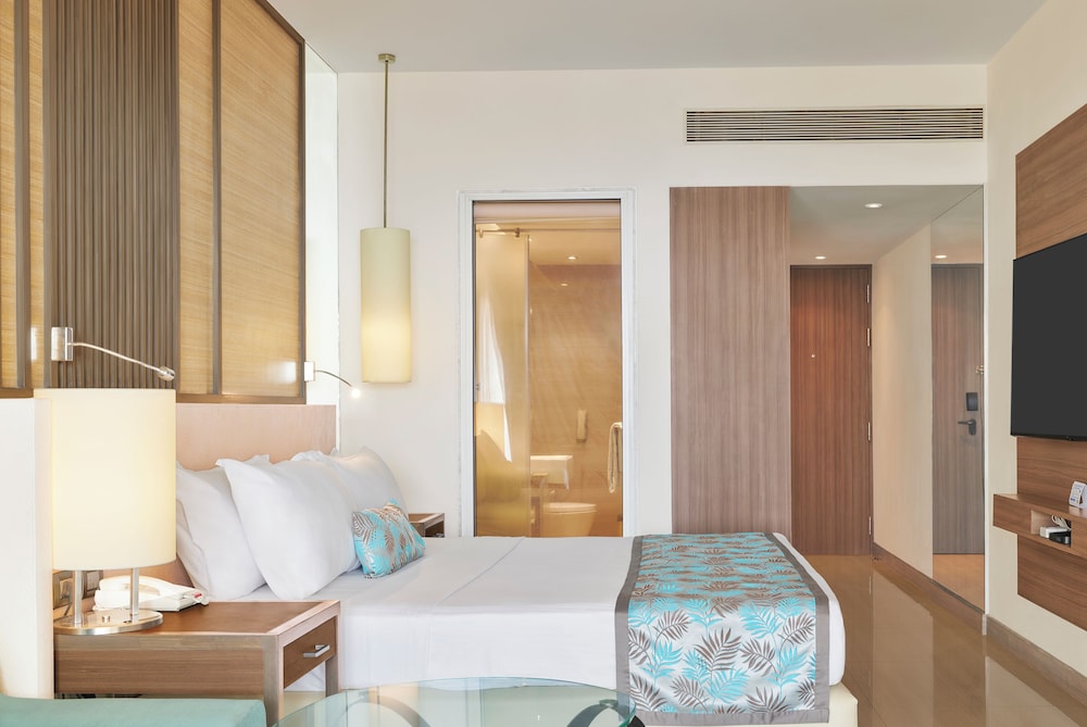 Premium Room, Balcony, Beach View - Photo 1
