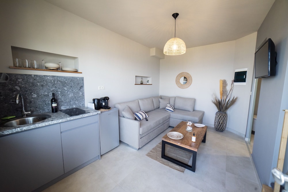 Comfort Suite photo 2