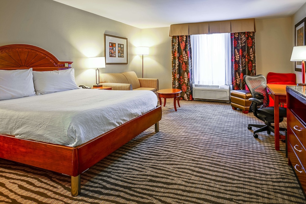 Junior Suite, 1 King Bed - Photo 2