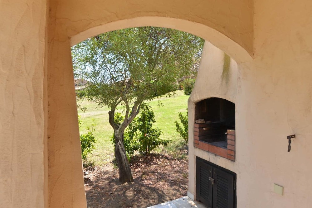 Villa, 2 Bedrooms (Independent with Air Conditioning) photo 3