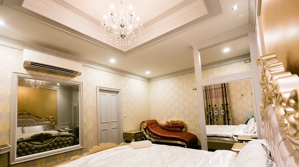 Standard Double Room - Photo 7