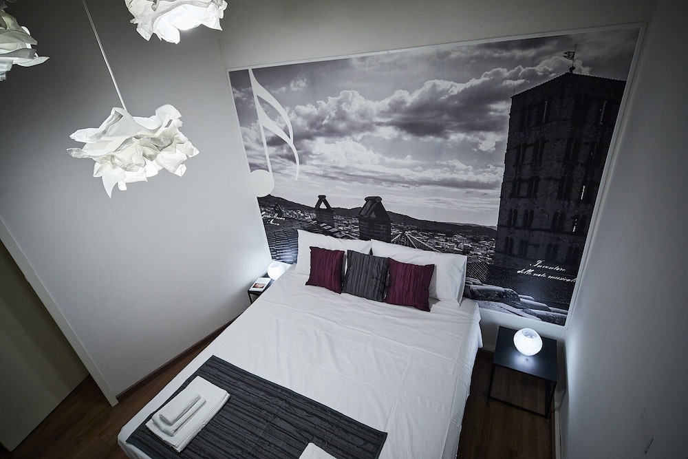 Luxury Room, Jetted Tub, Courtyard View photo 2