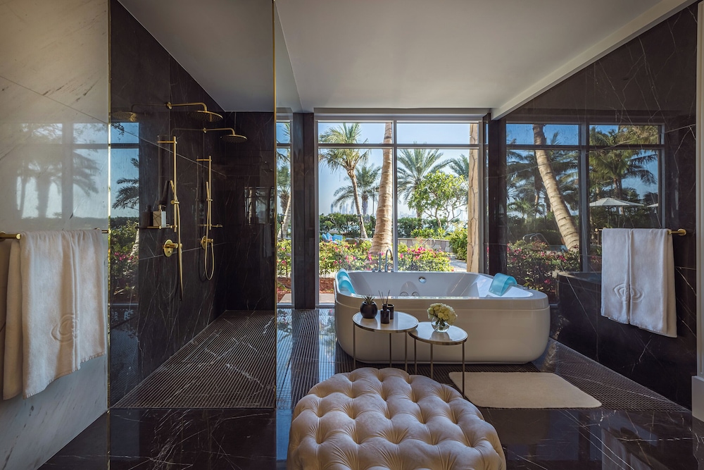 Deluxe Villa, 4 Bedrooms, Private Pool, Beachside (Palm) thumbnail 6
