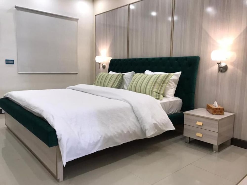 Deluxe Double Room - Photo 13