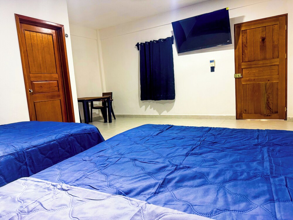 Deluxe Double Room, 2 Queen Beds, Private Bathroom, Pool View