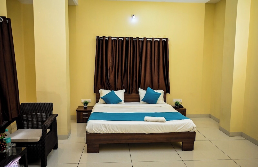 Deluxe AC Room - Photo 4