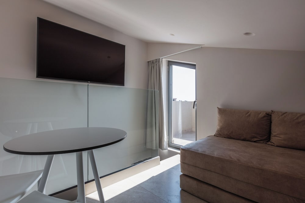 Junior Suite Split Level with Mountain View - Photo 1