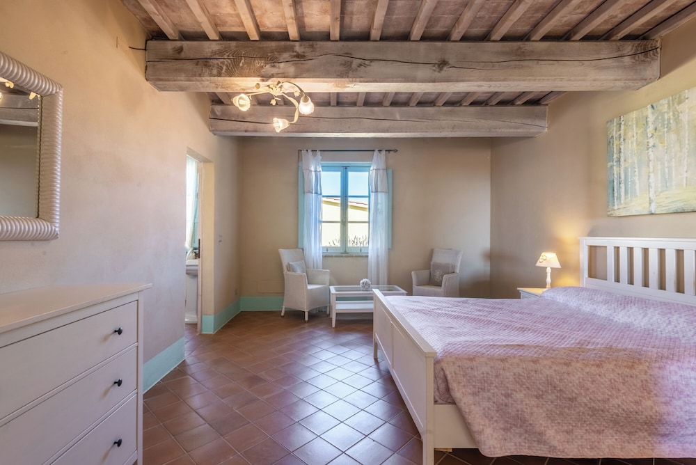 House, 3 Bedrooms, Balcony photo 3