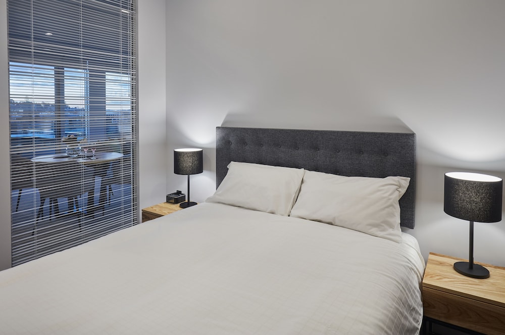 Three Bedroom Swiss-SuperSuite thumbnail 5